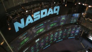Nasdaq borsasında hisse senedi fiyatlarını gösteren ekran