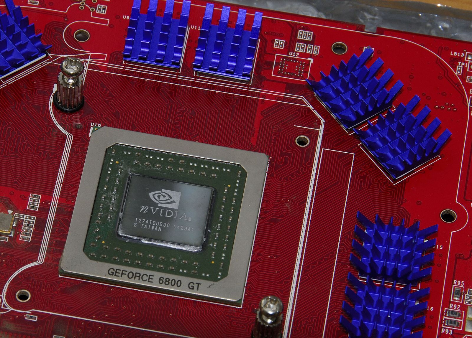 Pasif soğutmalı video belleği bulunan bir Nvidia ekran kartı