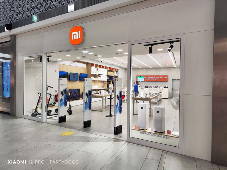 Portekiz'de bir Xiaomi mağazasının vitrini