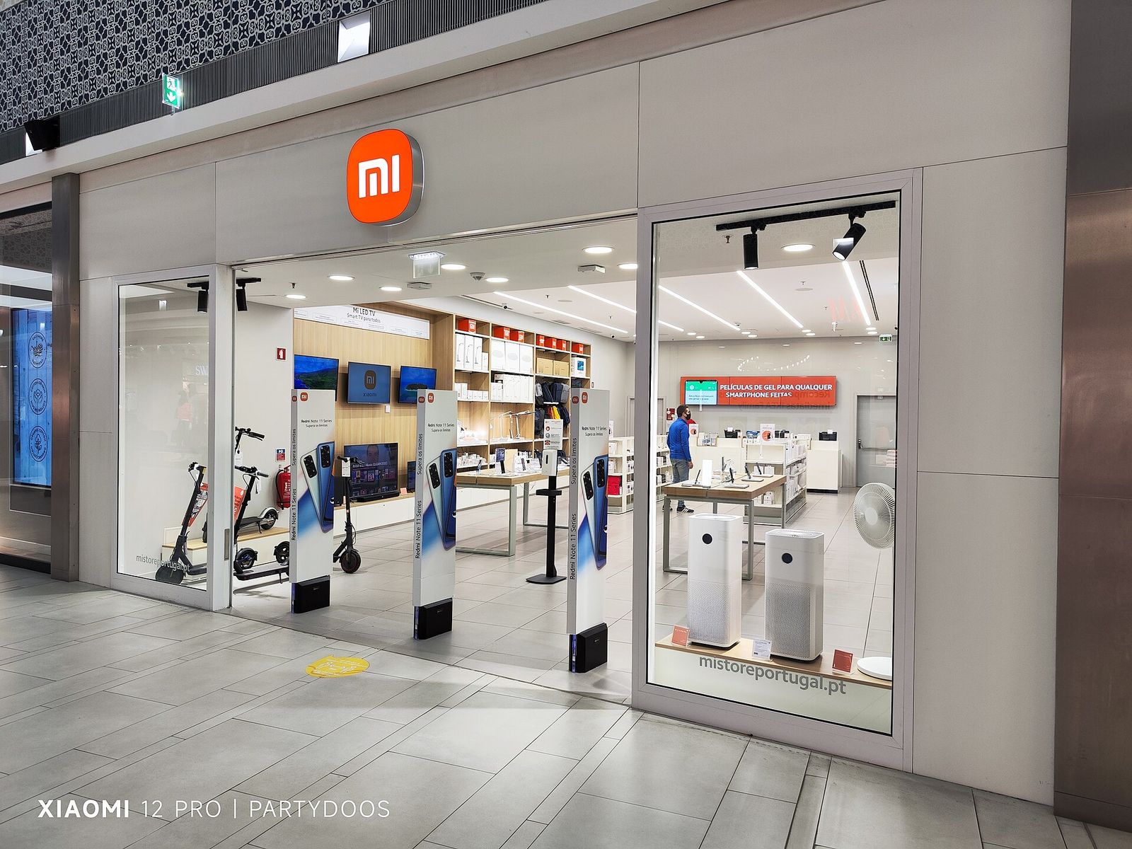 Portekiz'de bir Xiaomi mağazasının vitrini